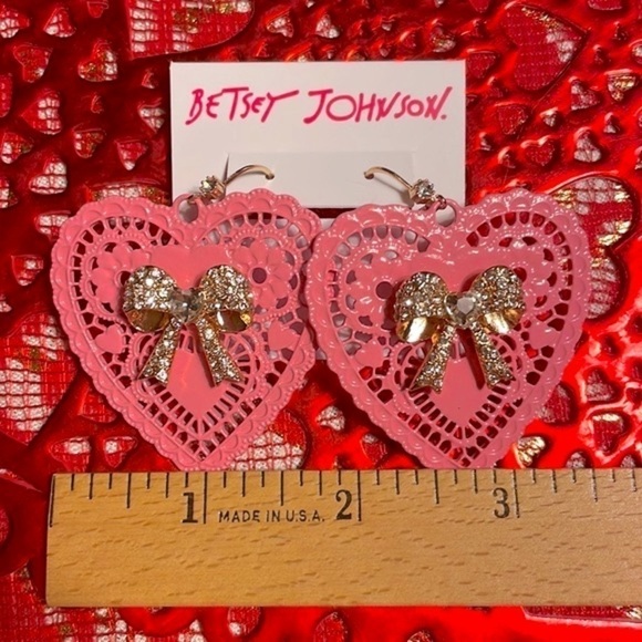 Brand New Betsey Johnson Valentine's Day Heart Shaped Doilies Drop Earrings Bows - Picture 4 of 11